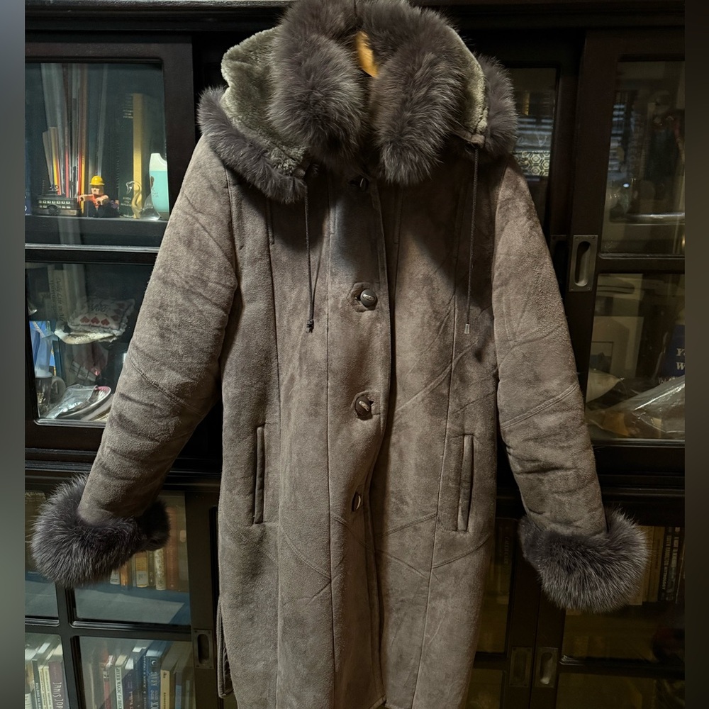 💯 % Real Shearling Coat M-L